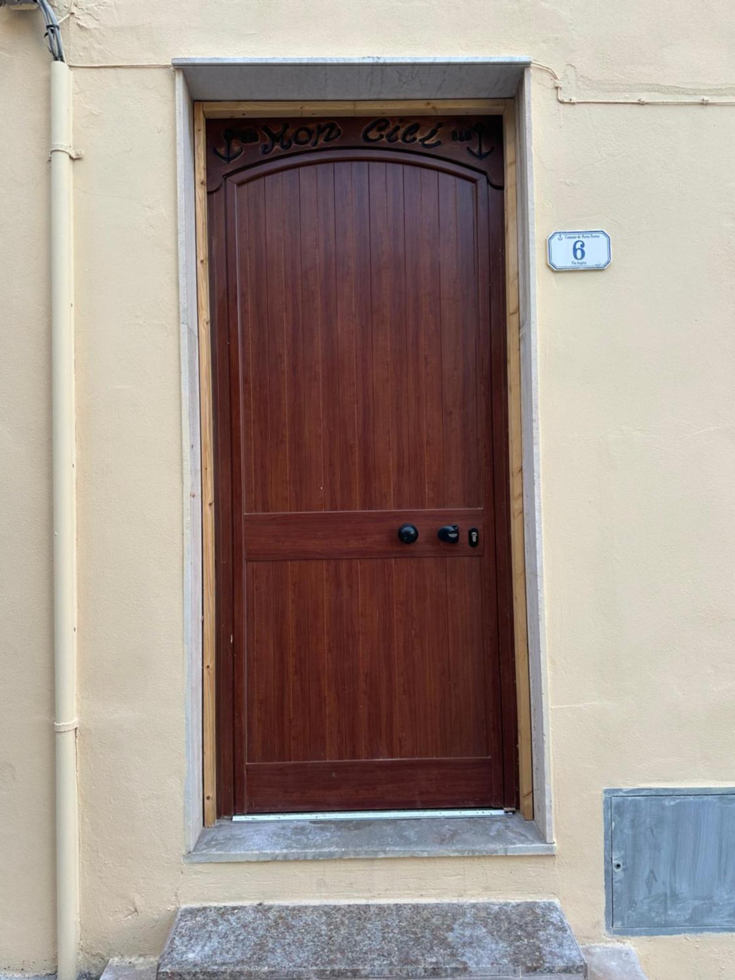 Hotel Moncici House Porto Torres Exterior foto