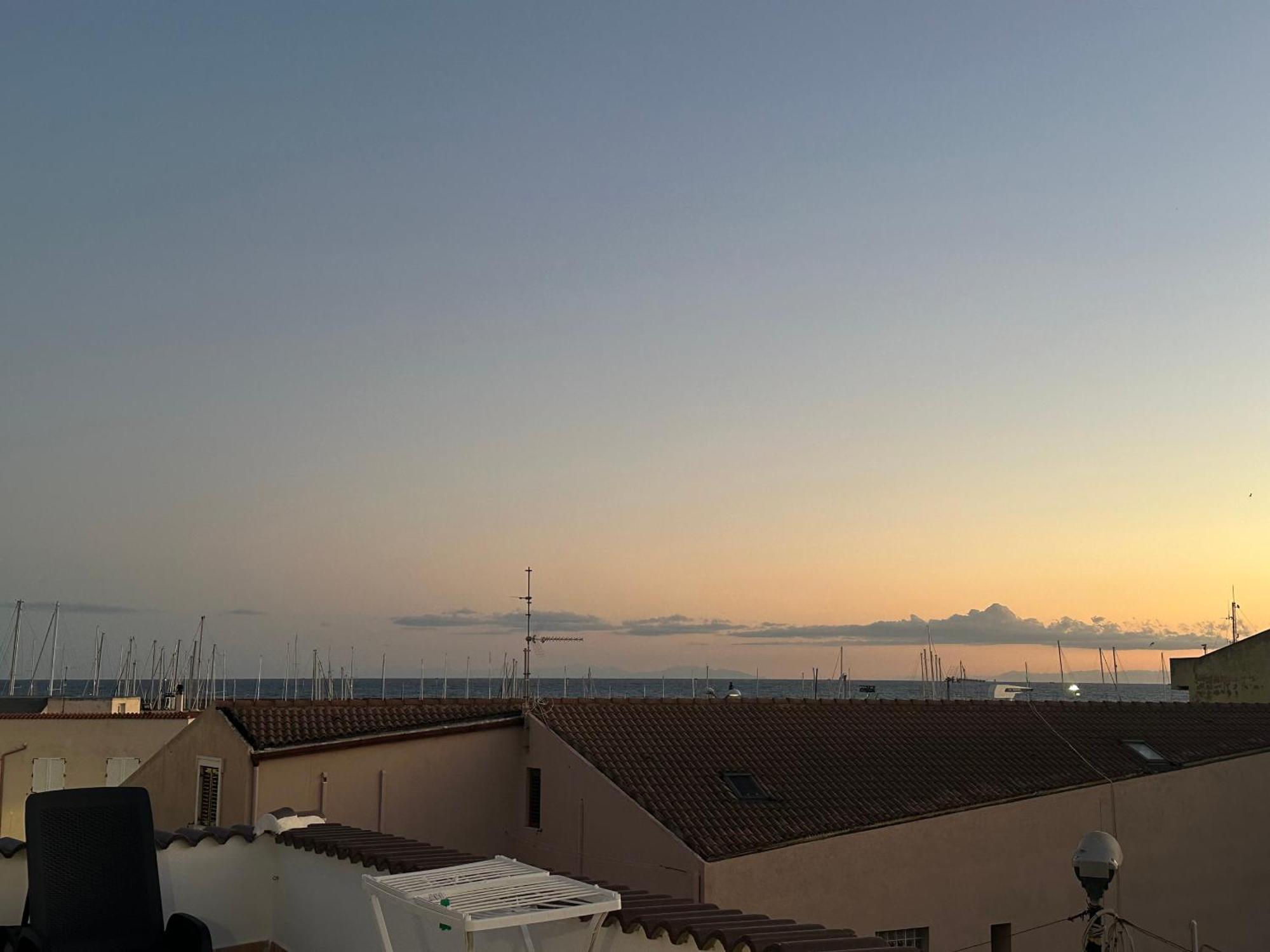 Hotel Moncici House Porto Torres Exterior foto